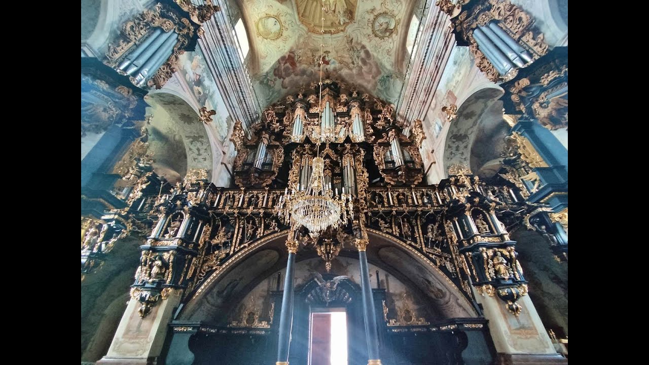 Klasztoru Bernardynów w Leżajsku z organami będącymi najcenniejszym zabytkiem tego typu w Europie