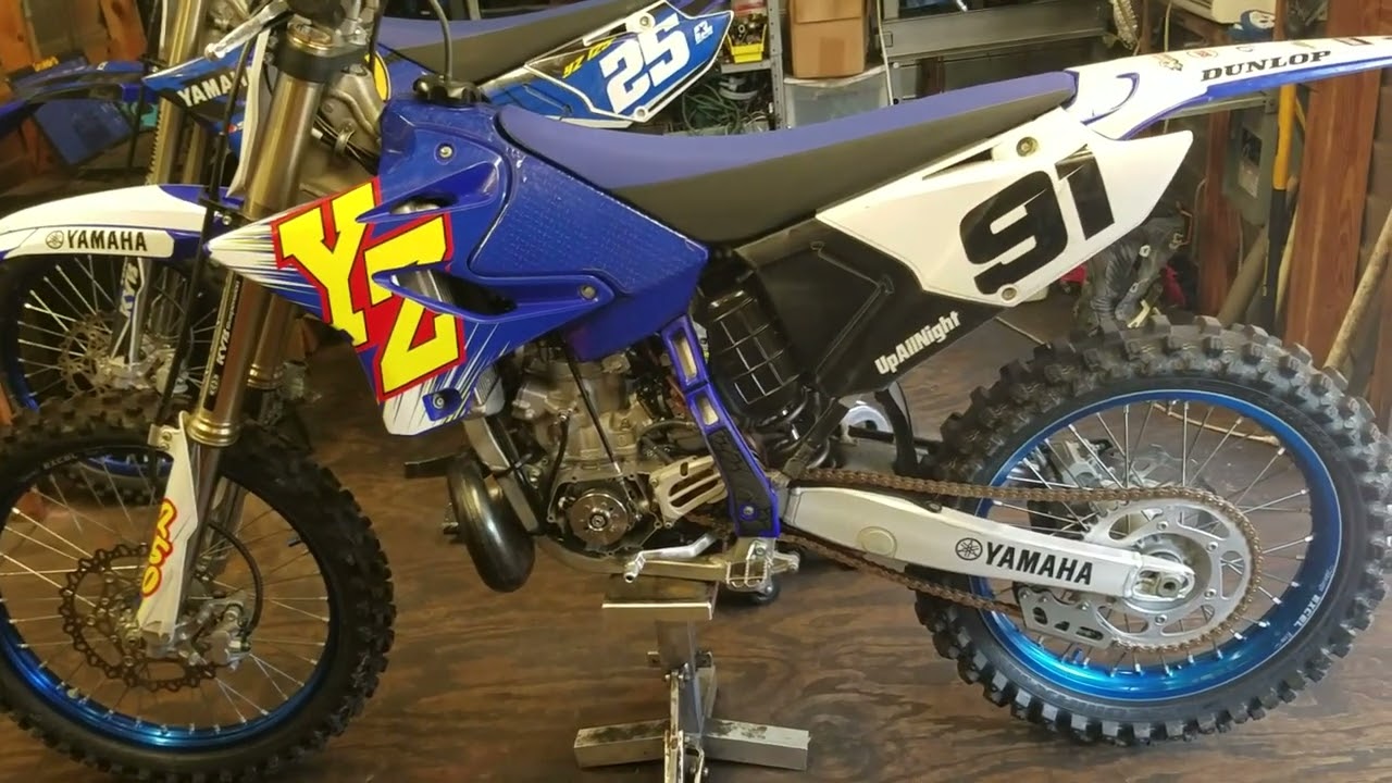 1:11 Check & Set Ignition Timing. YZ250 YZ125 2 stroke. & when to retard or advance. Easy & hard way