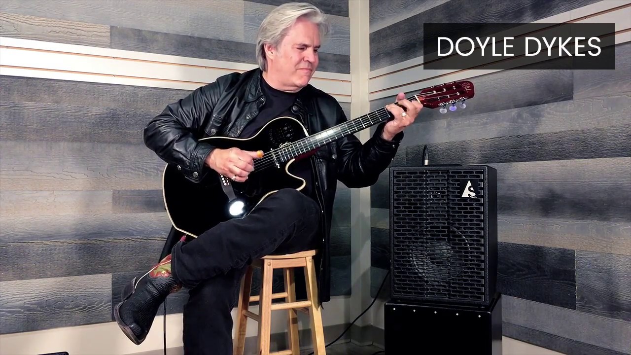 Doyle Dykes plays his Godin Multiac Spectrum