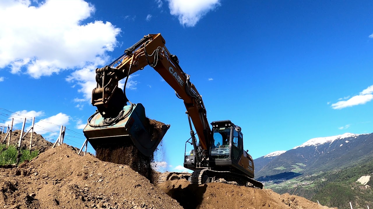 Bagger- und Natursteinmauerarbeiten in Feldthurns - Weinbau Gebiet Eisacktal in Südtirol