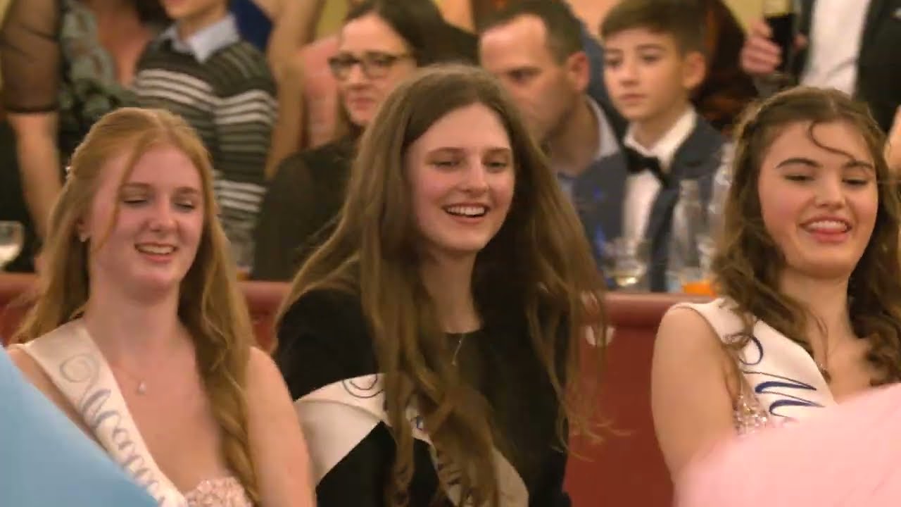 Ples Gymnázia Litoměřická 2024, nástup maturantů, projevy a šerpování