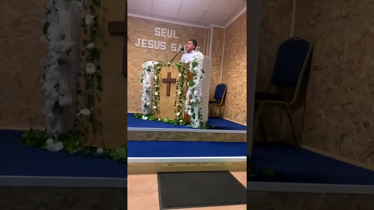 Vie et lumière un avocat prêche la parole de Dieu au tribunal