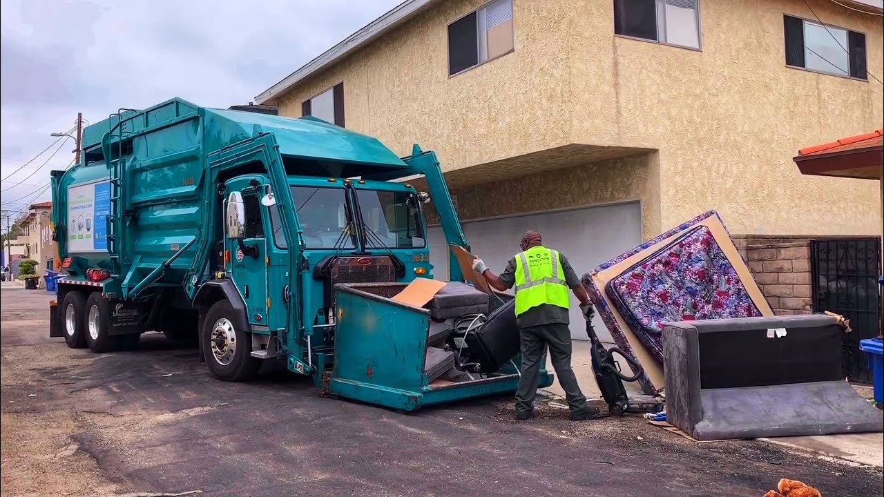 3 Types of Bulky Item Garbage Trucks in the Harbor District
