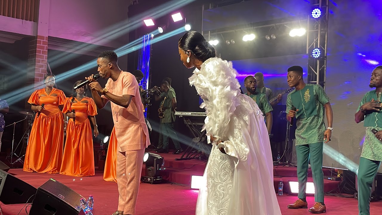 Minister Seth  minister's se nea mete biara nyame do me  at SHAHHAH EXPERIENCE