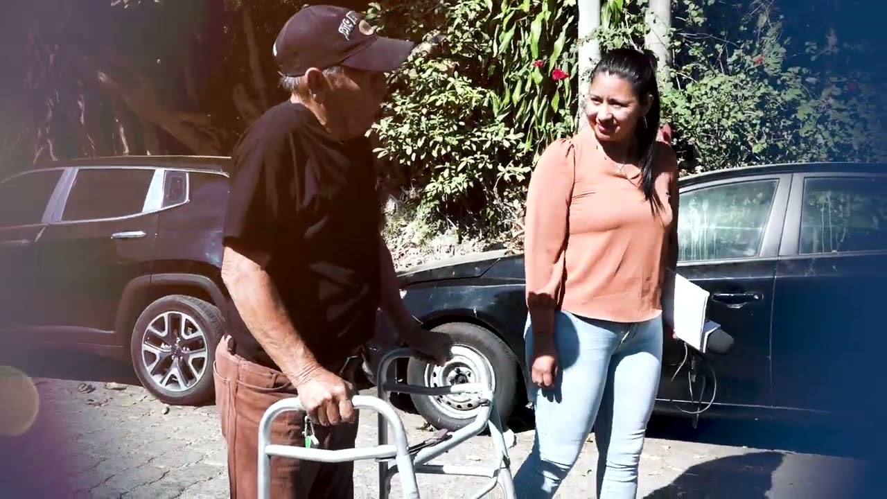 🎸 PIDIENDO CON SU GUITARRA PARA SALIR ADELANTE 🎶