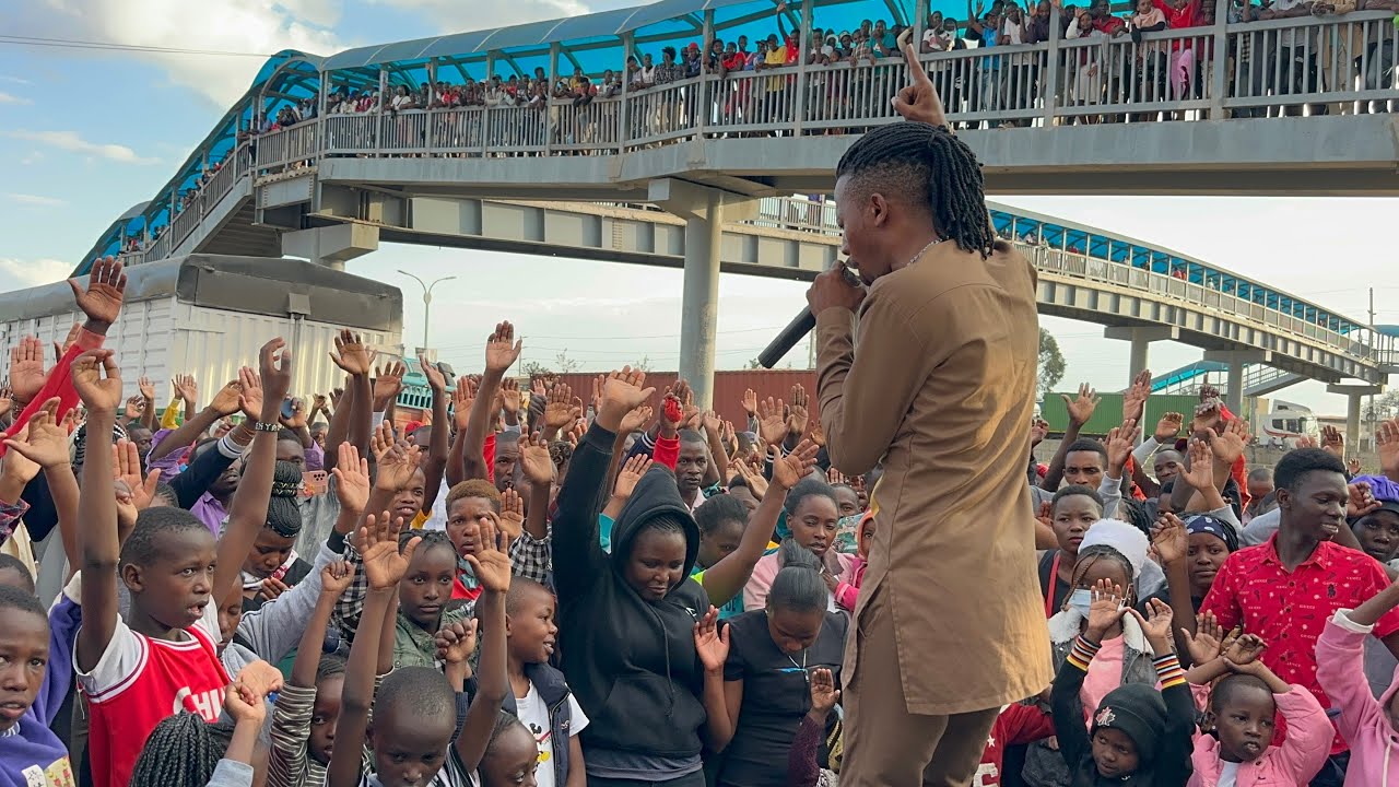 MASEKETAE LIVE PERFORMANCE AT MLOLONGO.FOR THE FIRST TIME JACKSON PERFORMED WITH LIVE BAND