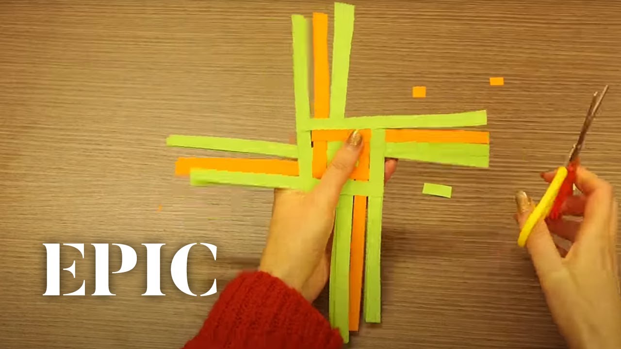 How to make a St. Brigid's Cross out of paper - Tutorial