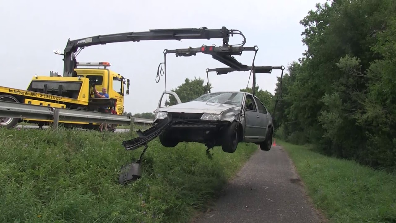 Schrecklicher Unfall bei Bad Schönborn: Fahrer stirbt auf B292