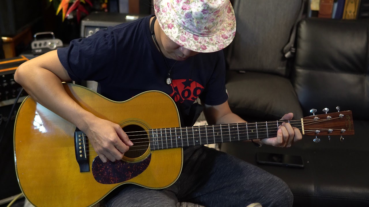 2001 Martin 000-28EC Eric Clapton Signature.
