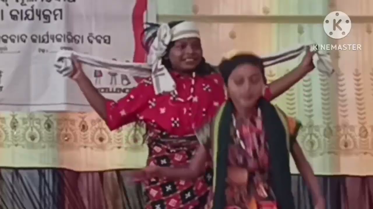 A dance performance on popular Sambalpuri folk song @PakhanaUpureJharanaPani