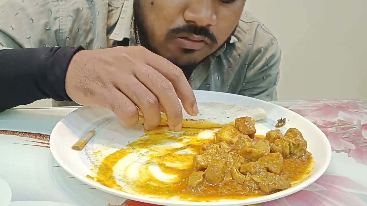 Spicy Pork and Roti Eating 😋#pork #youtube #mukbang #eatingshow #spicy #food 