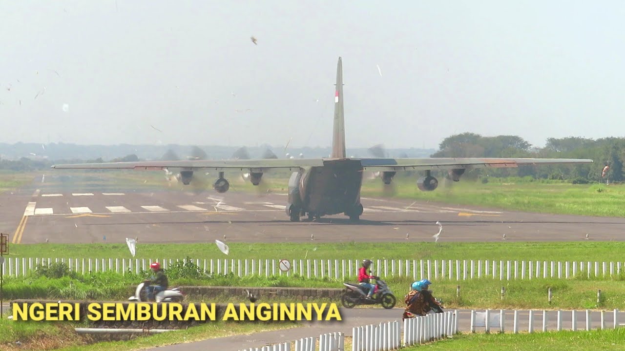 NGERI!!! HEMPASAN ANGIN PESAWAT HAJI 2023 & MILITER SAAT TAKE OFF DI BANDARA ADI SOEMARMO