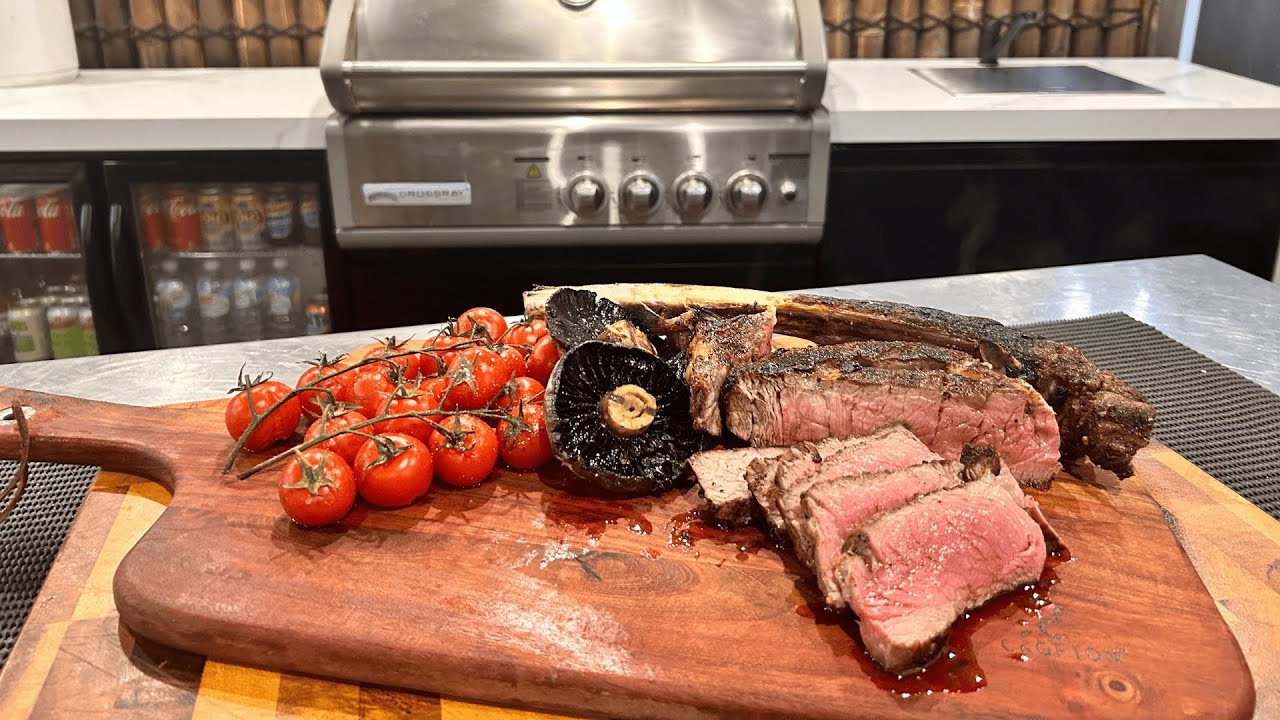 Tomahawk Steak on the CROSSRAY GAS BBQ