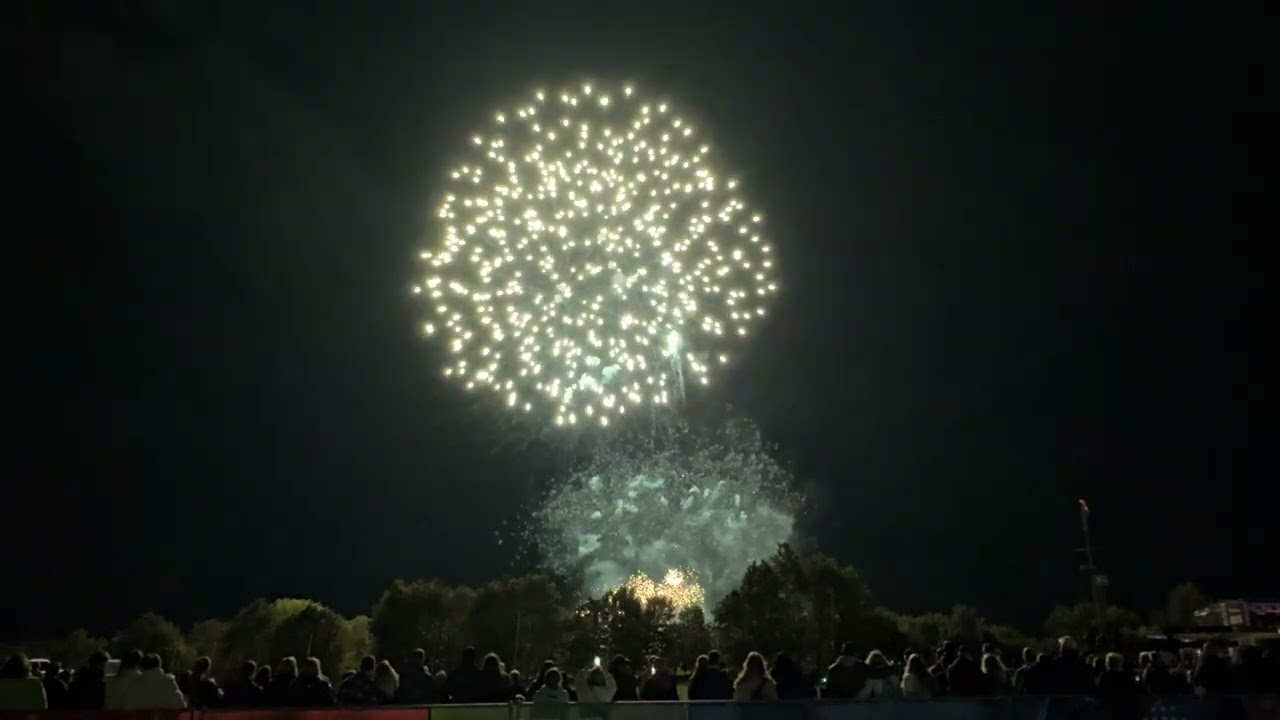 Warsteiner Ballonfestival 2025 - Feuerwerk in Warstein - Montgolfiade
