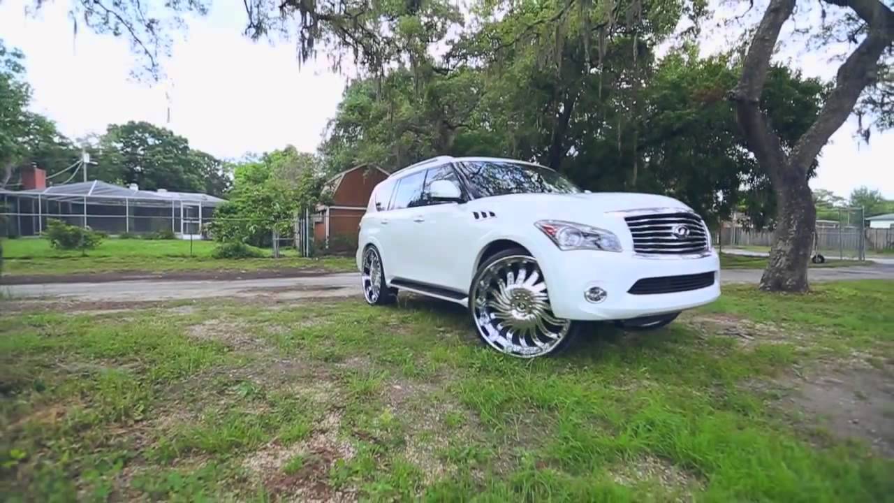 White Infiniti QX56 on 30