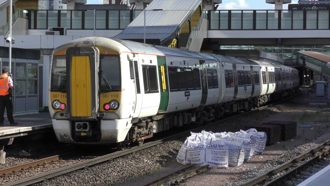 Thameslink 387206 + 387119 @ East Croydon