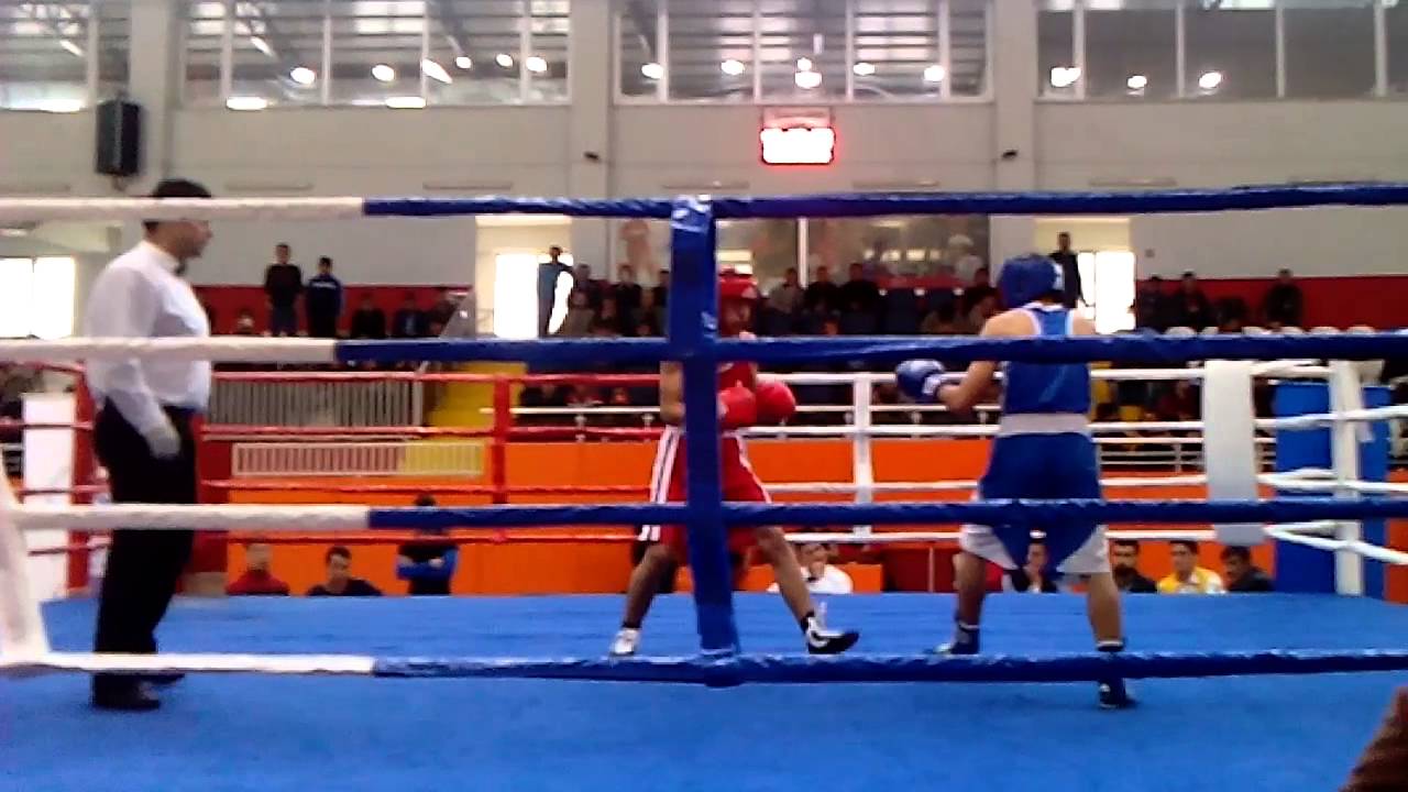 kahramanmaras liseler arası boks şampiyonasıdan ALİ AKBULUTUN Yarı final maçı ....NAKAFTTT..