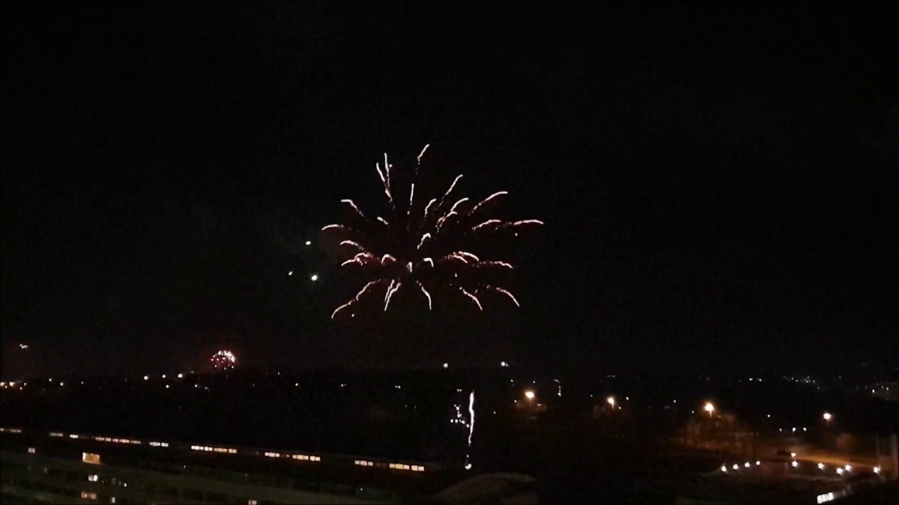 Fireworks New Years Eve - A room with a view  -- Fyrværkeri Nytårsaften - fra et sted med udsigt.