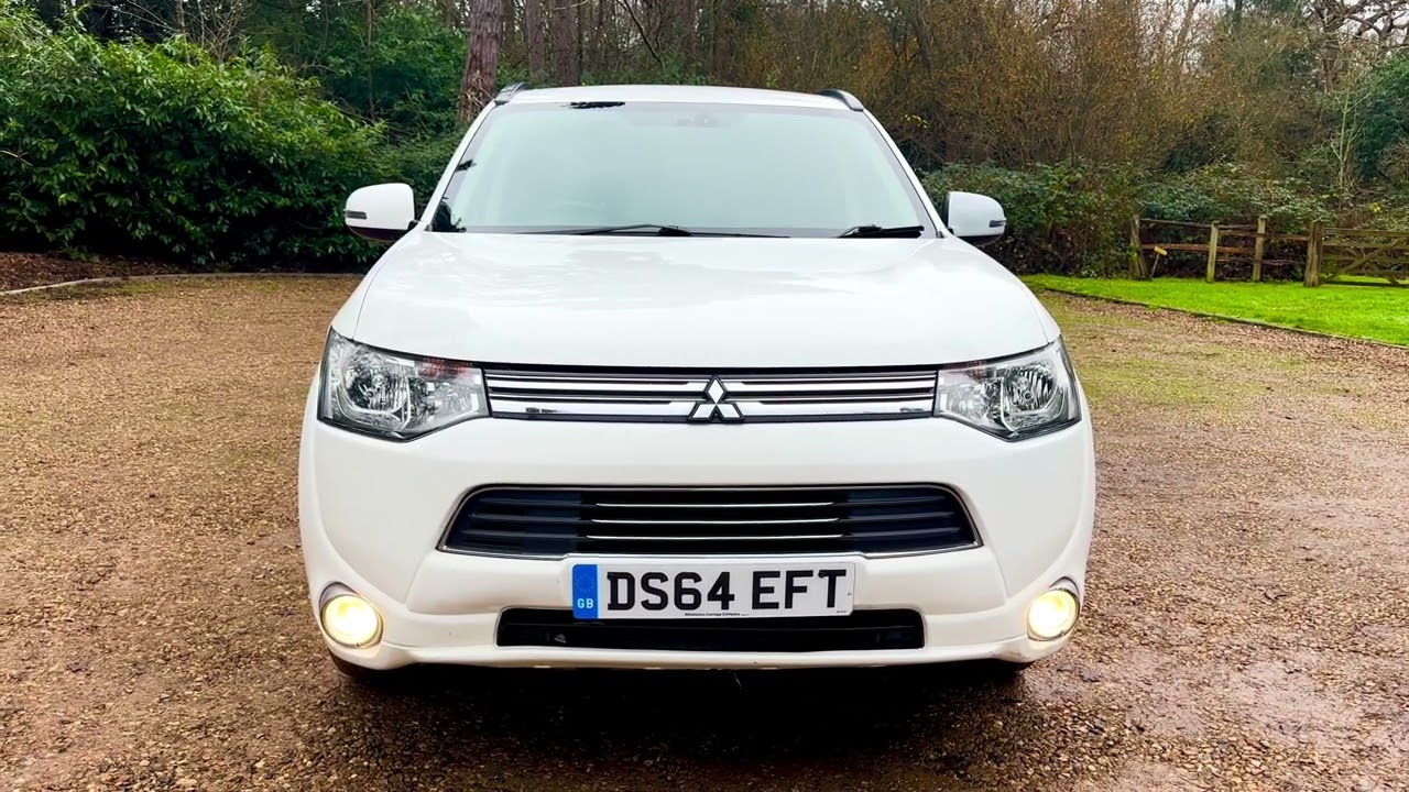 MISSUBISHI OUTLANDER GX3h HYBRID 4WD