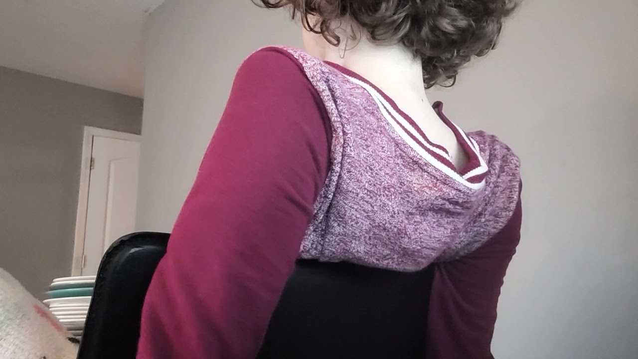 upper back cracks with chair 🥰 #backcrack #asmr #asmrcracking