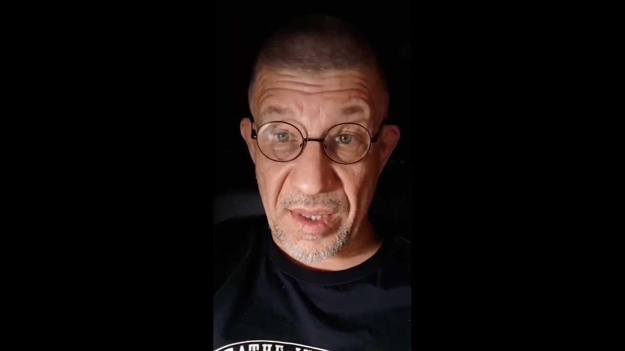То что у мужчин,способных испытывать человеческие эмоции,просто не укладывается в голове.