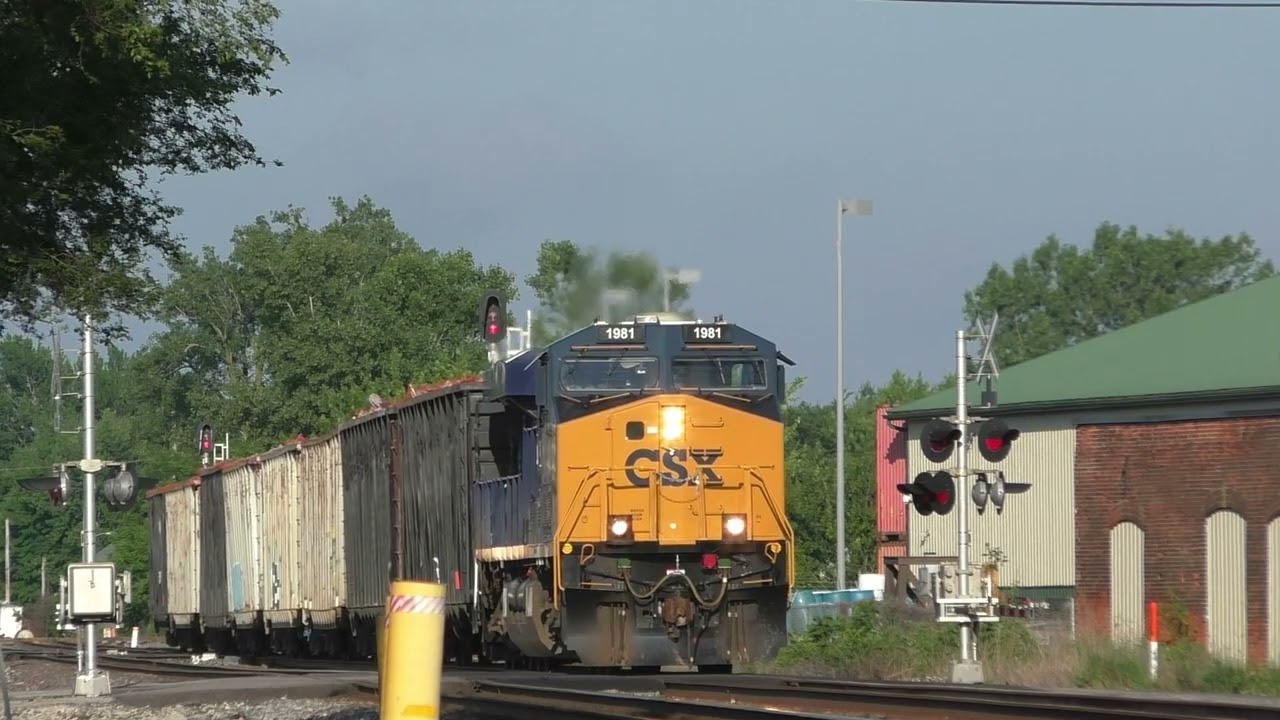 A Evening along the CSX Willard Sub, featuring CSX's PanAm Heritage Unit (June 2025)