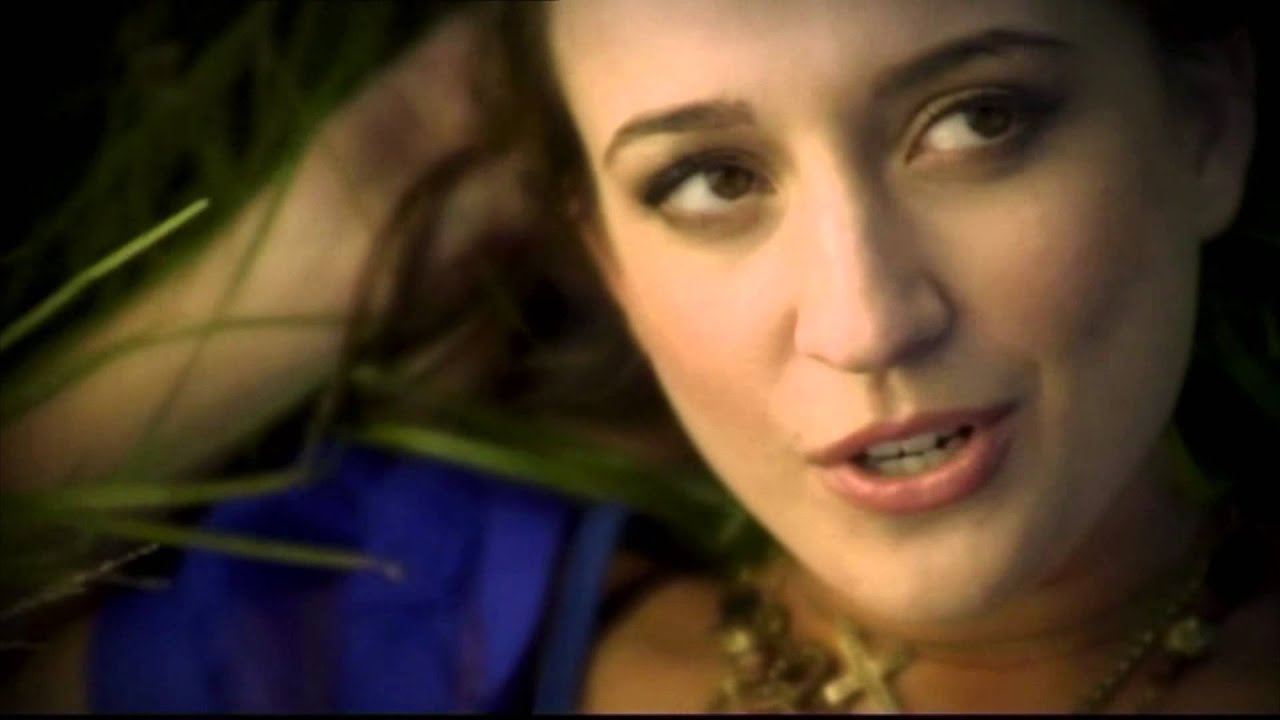 Kirsty Lee Akers - Little Things