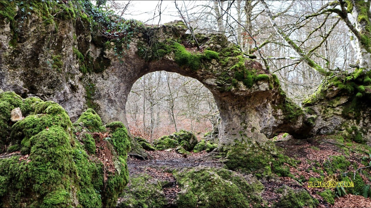 Arco de Zalamportillo en el laberinto de Arno (&Aacute;lava)