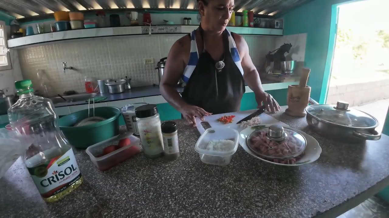 La Realidad De Las Cocinas Cubana.Deliciosas croquetas de Jamón 