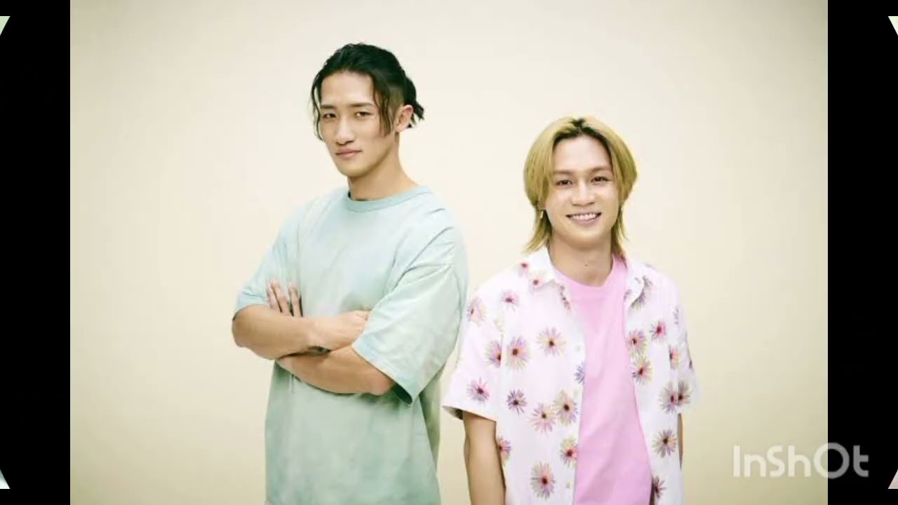 Snow Man岩本照とTravis Japan松田元太「anan」表紙に登場、リゾート風カットで戯れる