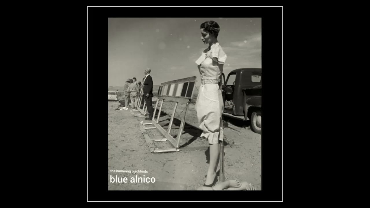 The Humming Blackbirds - The mirror cut my throat