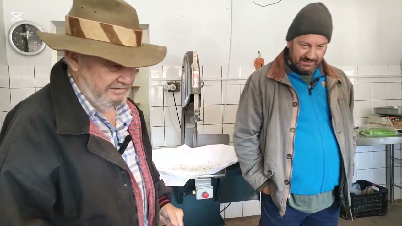 Oom Koos kuier by ñ 110 jaar oue Plaaswinkel