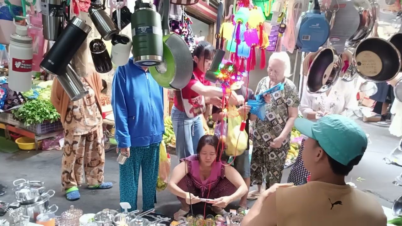 Chợ Nguyễn Văn Trỗi Ngày 23 Tết Quá Đông Vui 