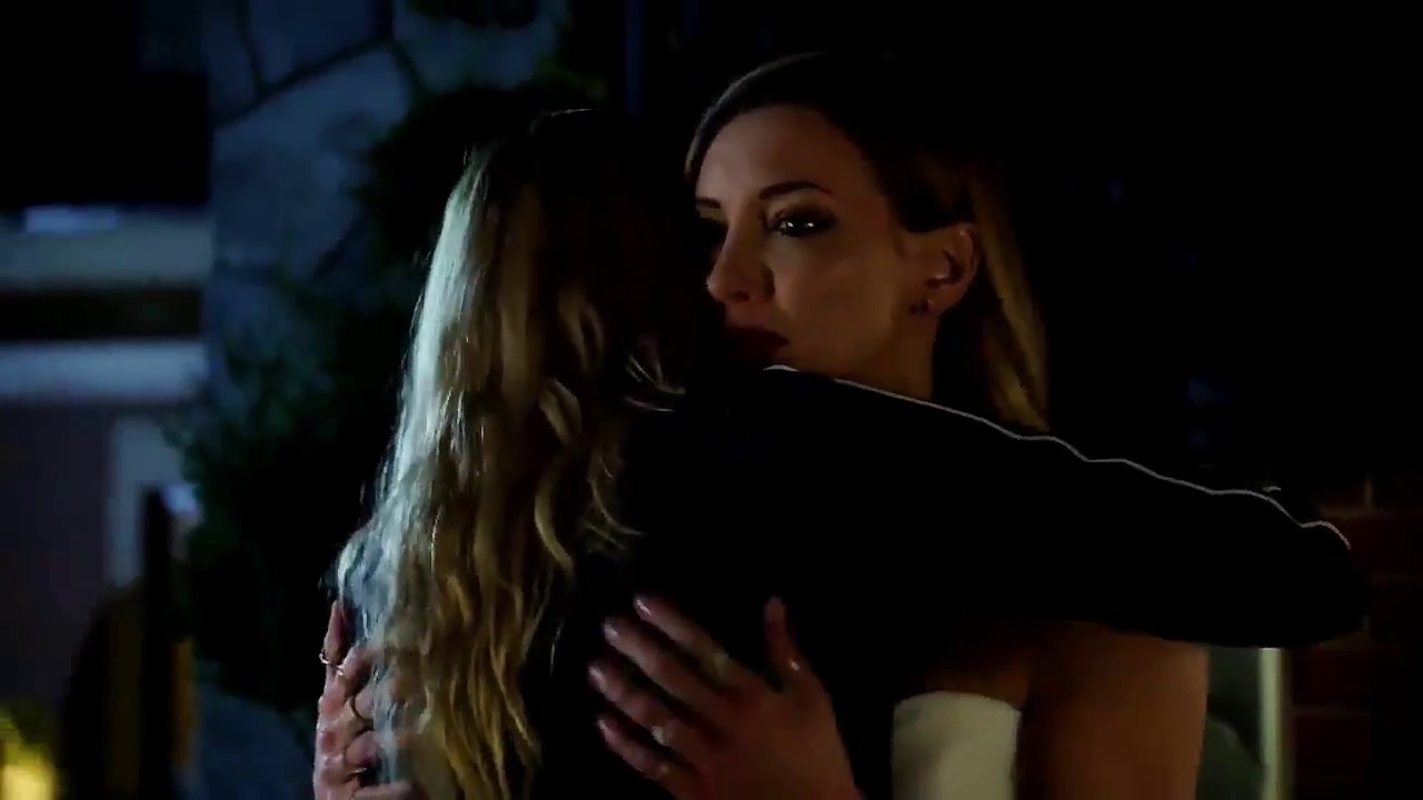 sara and laurel lance - rockabye (ARROW)