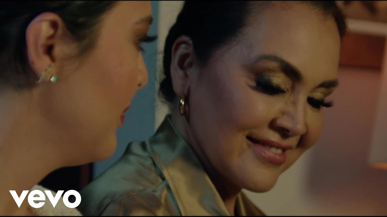 Aida Cuevas - Herencia ft. Valeria Cuevas