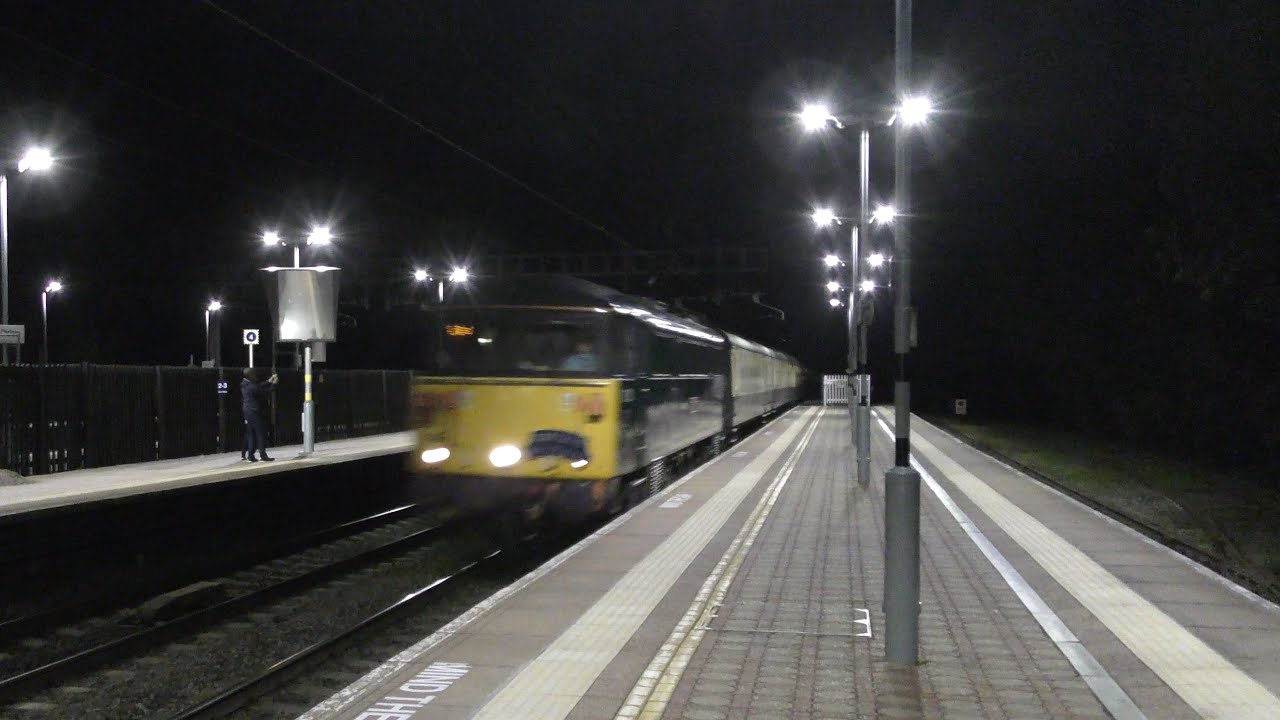 87002 Royal Sovereign at Cholsey working 1Z11 PORT TALBOT - LONDON PADDINGTON 20.9.2018