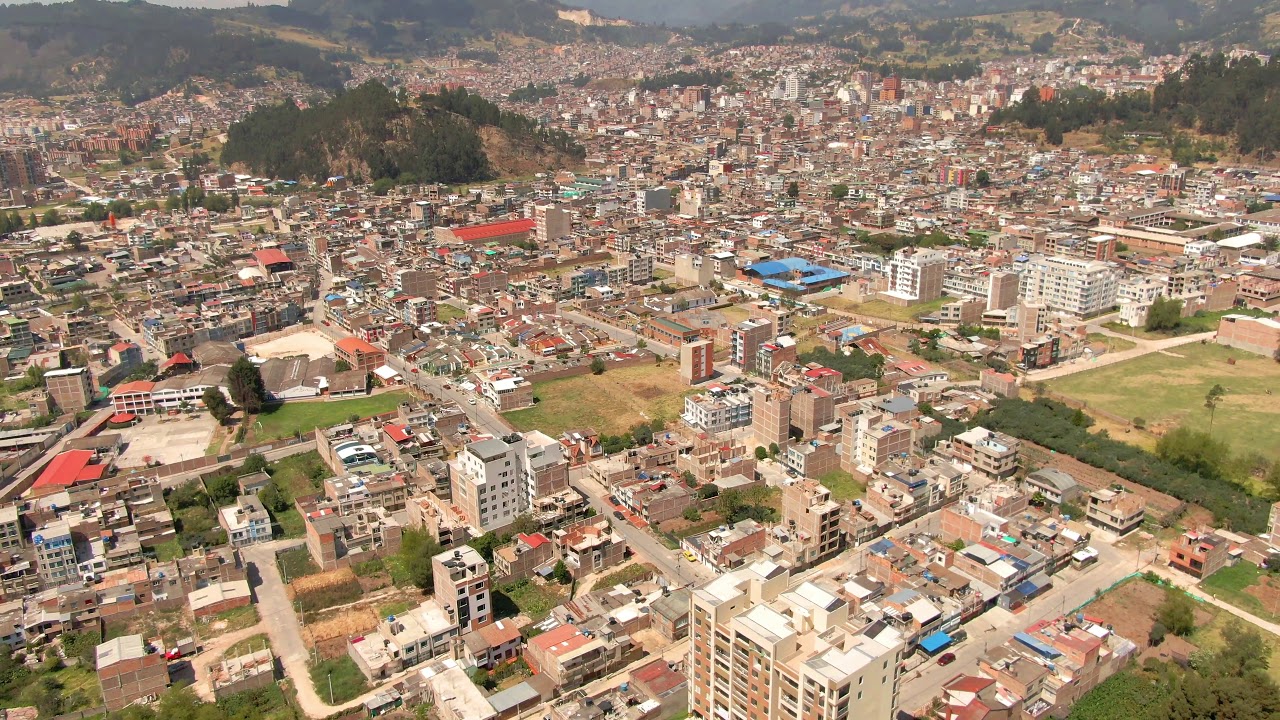 VOLANDO EN DRONE 4K- DUITAMA- UN PUEBLO QUE SE VOLVIO CIUDAD- BOYACA- COLOMBIA