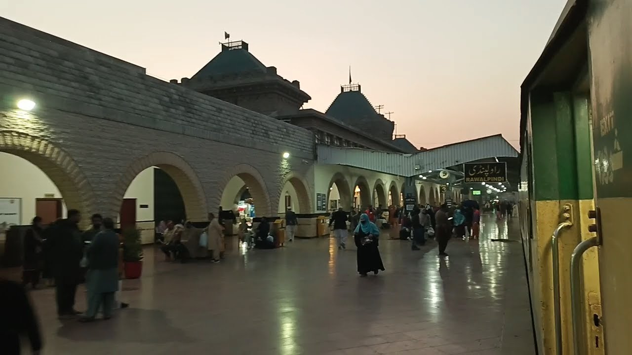 Rawalpindi To Chaklala Short Journey 12DN Hazara express| Pakistan railway