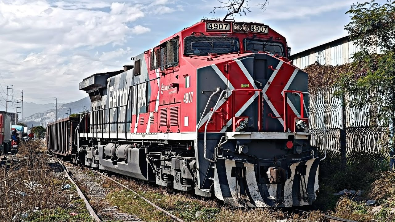 Locomotoras Ferromex [4907,4012]🚂🔥 llevando TMY01 [Mineral], pasado por antigua Línea F