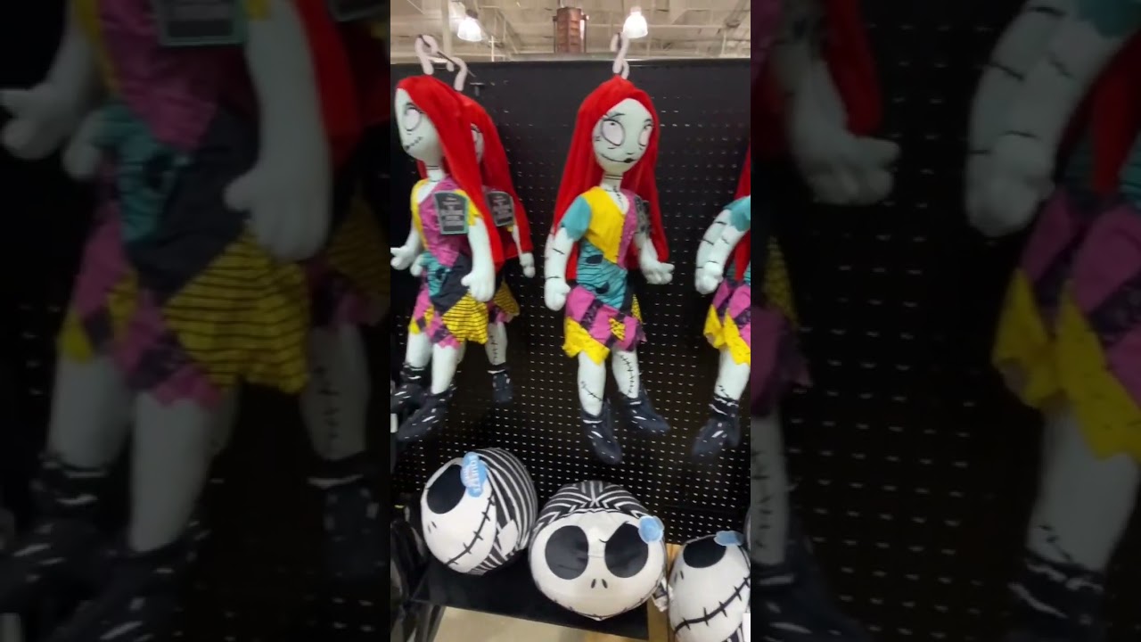 NEW! DISNEY HAUNTED MANSION DECOR AT SPIRIT HALLOWEEN🎃 #shorts