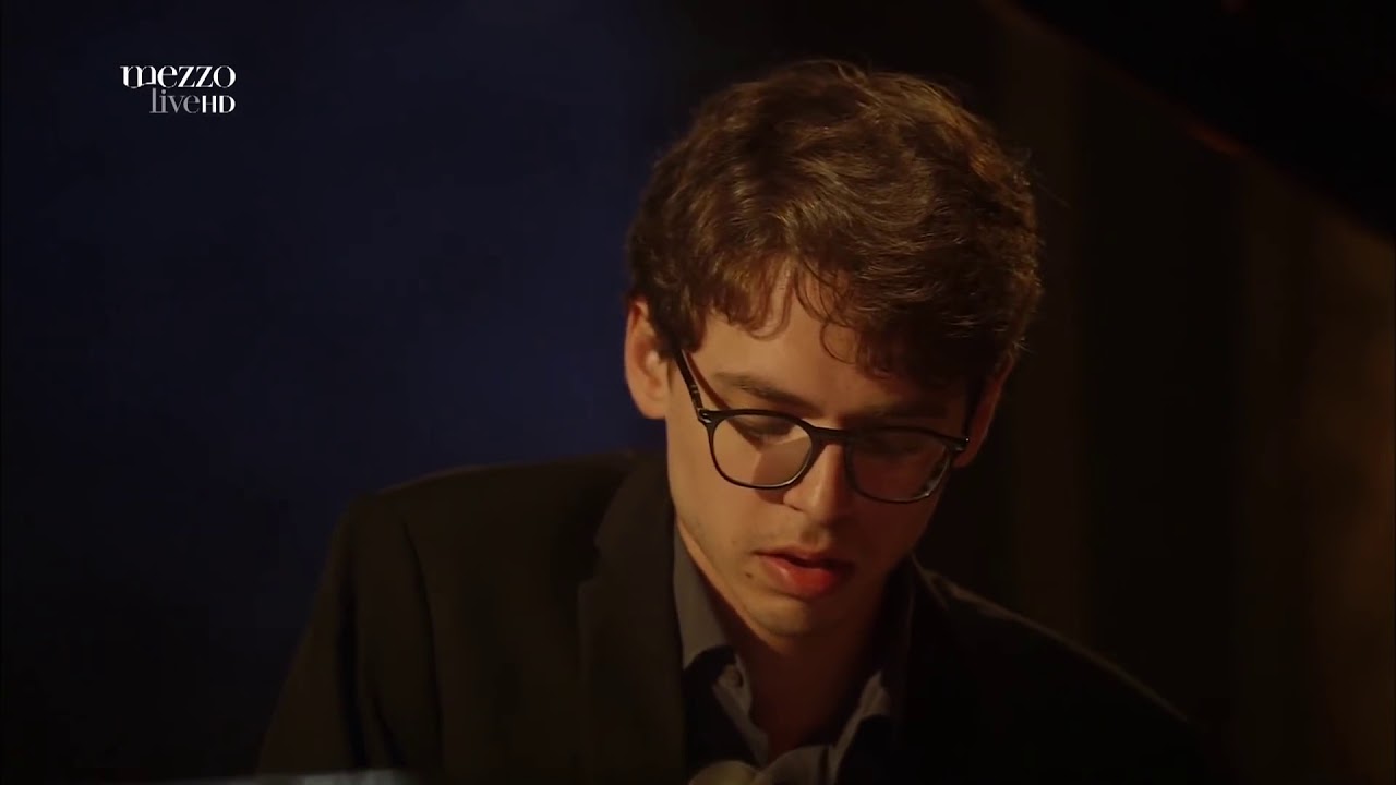 Lucas Debargue performing Scarlatti