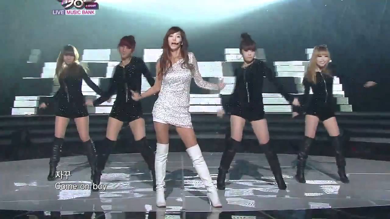110225 G.NA - Black & White