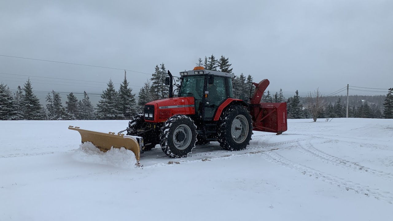 Massey Ferguson 6280 Plowing Snow 2022