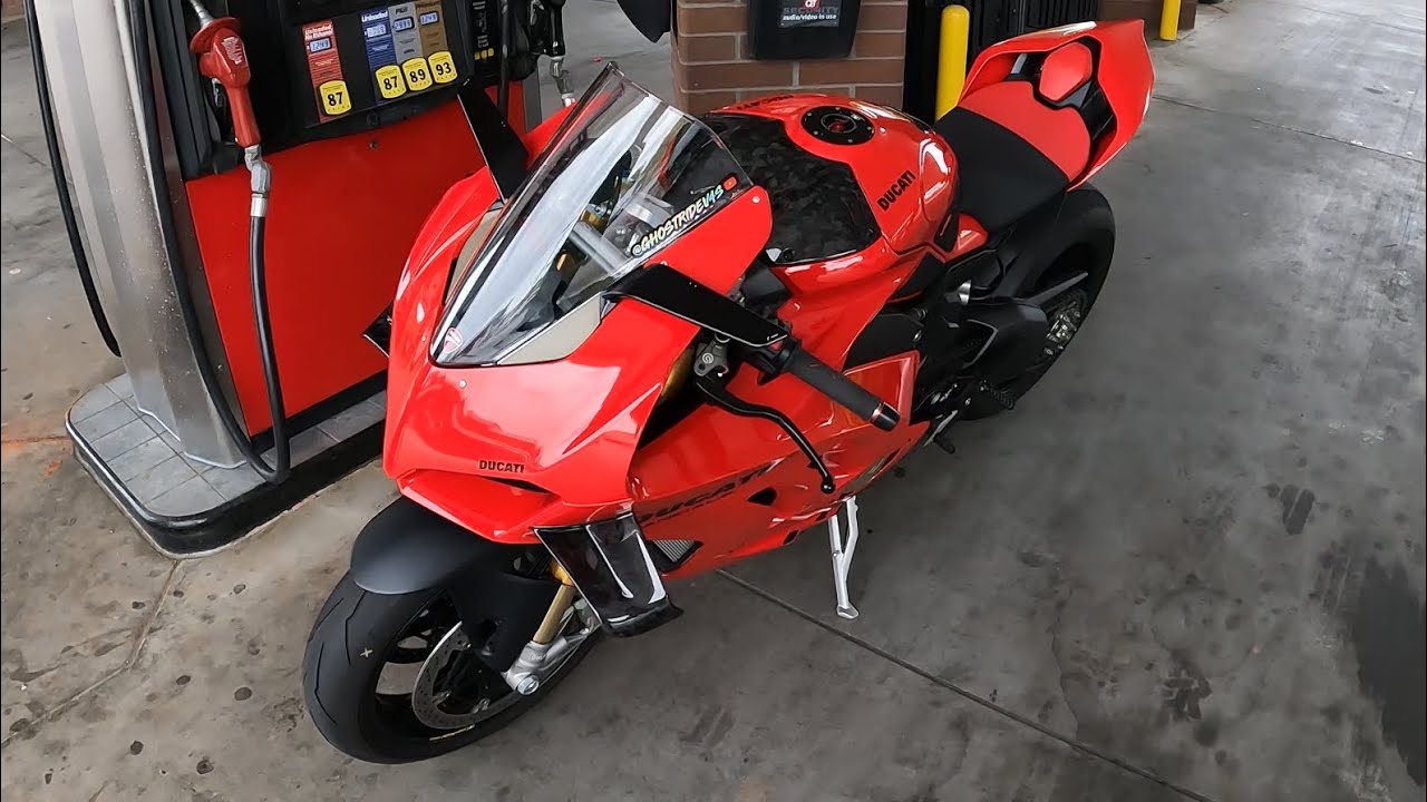 Panigale v4s - out for a ripskee