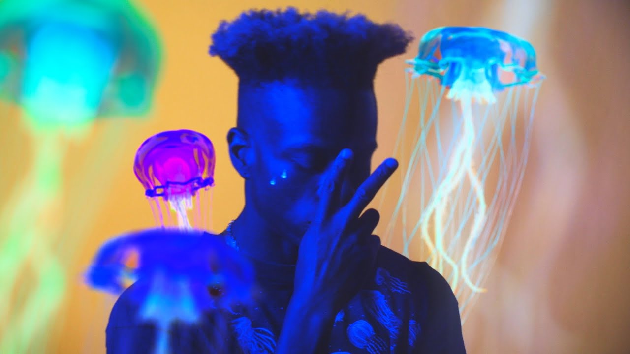 tobi lou - 2hrs (OFFICIAL VIDEO)