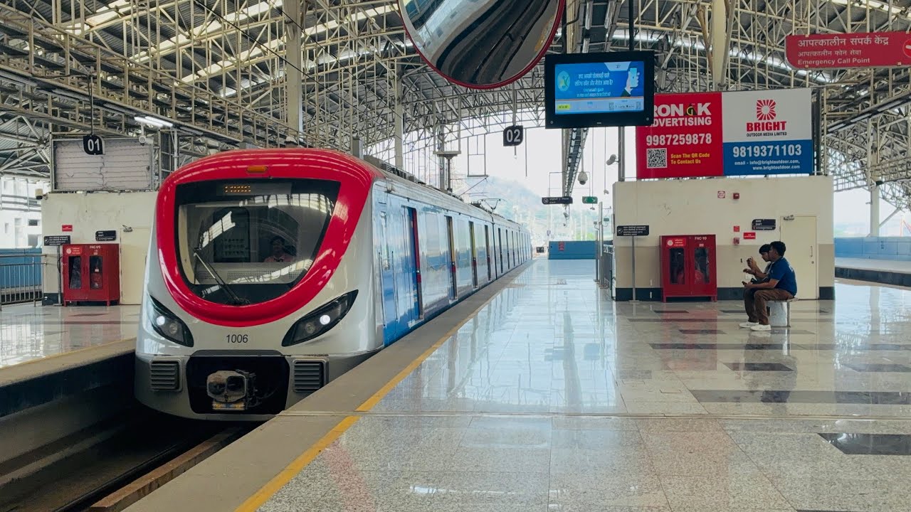 Navi Mumbai metro arriving at Belapur terminal. Metro connect Belapur Kharghar & Taloja 
