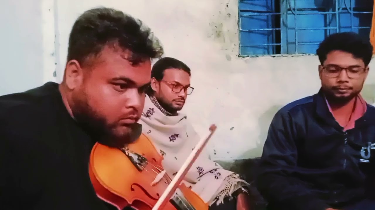 আমার মাঠিরও পিনজিরার সোনার ময়নারে এ। শিল্পী মনির। চানেল সাবস্ক্রাইব করে পাশে থাকুন ধন্যবাদ 