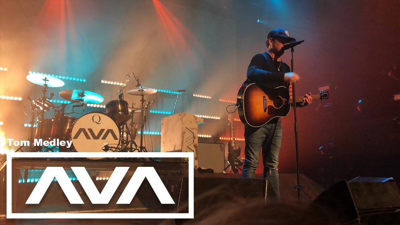 Tom DeLonge (Medley I Miss You,There Is, Aliens Exist) - Angels & Airwaves 2019 Tour October 9, 2019
