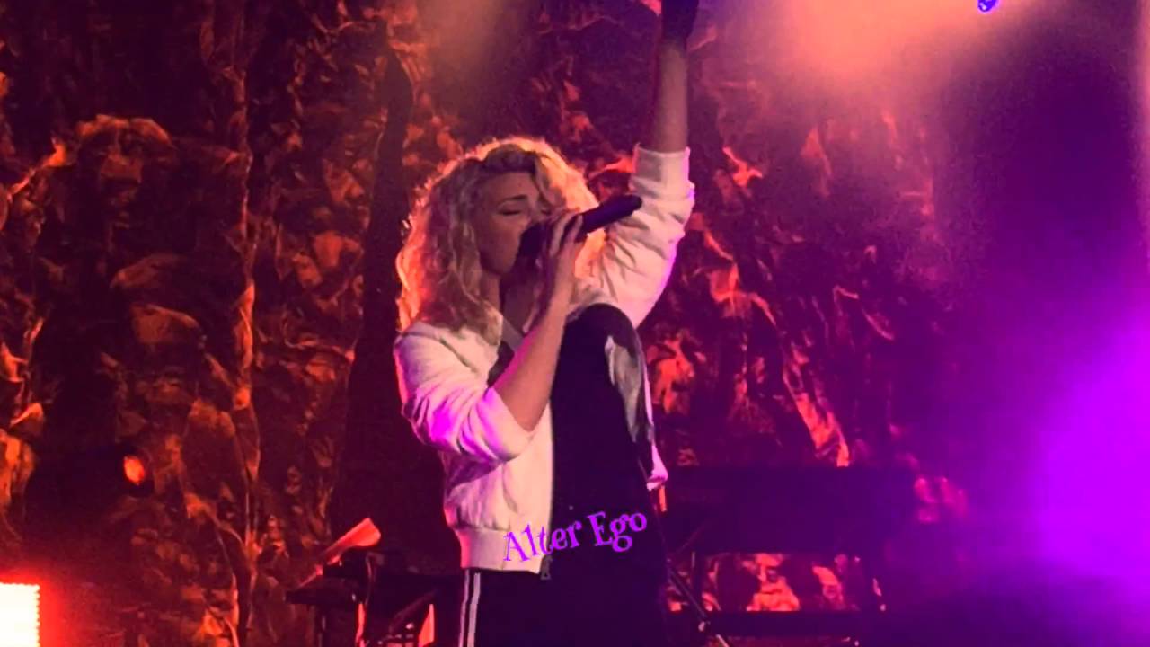 Tori Kelly - City Dove (Live in San Diego)