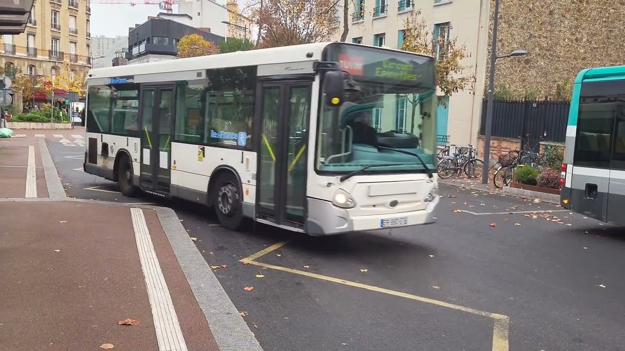 Départ d'un Heuliez-Bus GX 127 à Mairie d'Issy sur la ligne TUVIM Circulaire